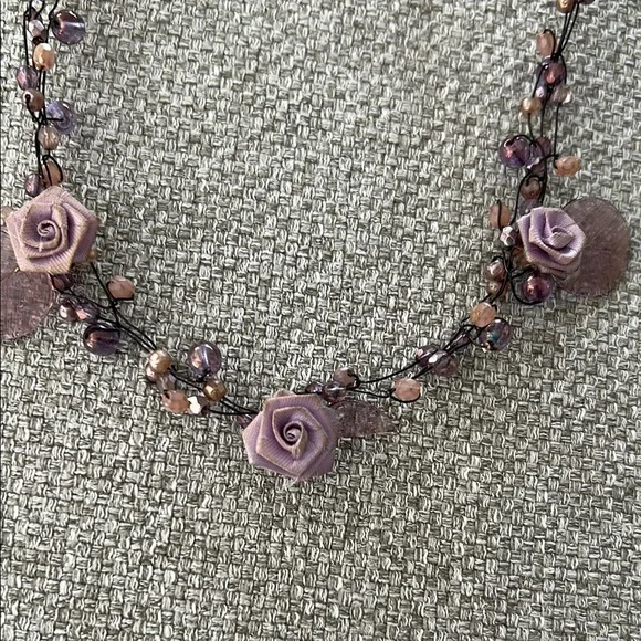 Beautiful Parisian Necklace - Picture 5 of 5